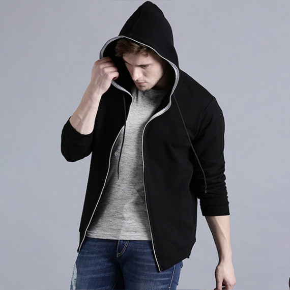 https://easyeleganz.com/products/men-black-solid-hooded-sweatshirt