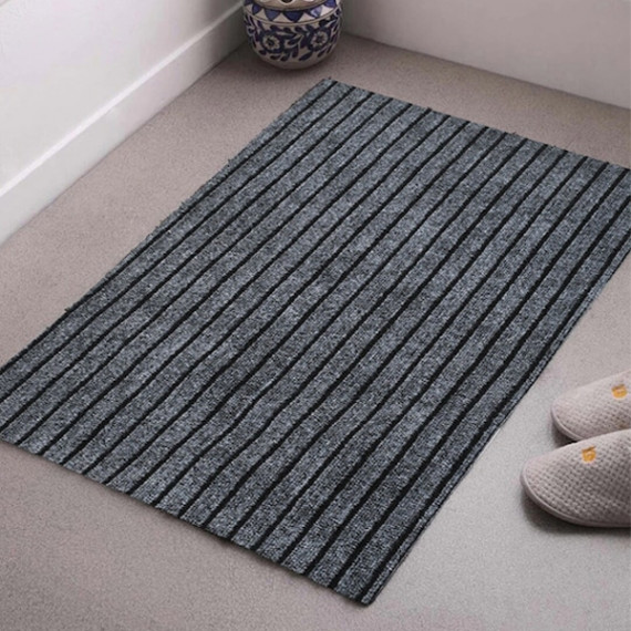 https://easyeleganz.com/products/grey-black-striped-microfiber-anti-skid-door-mat