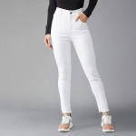 Women Black Skinny Fit High-Rise Stretchable Jeans