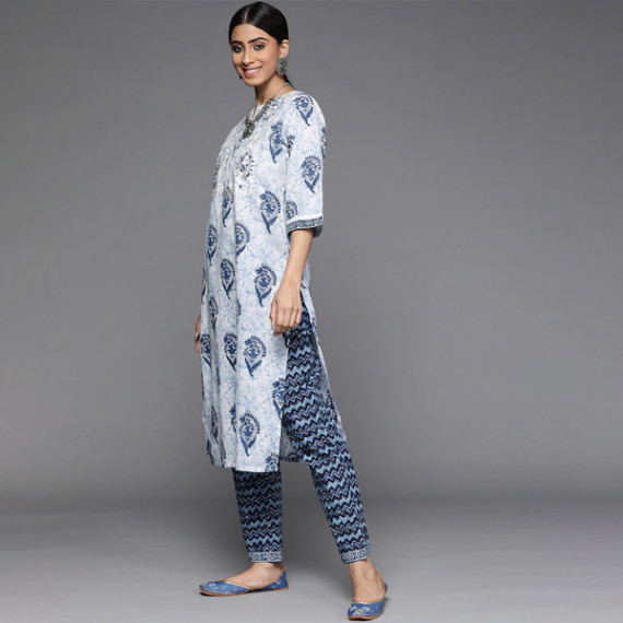 https://easyeleganz.com/vi/products/women-white-paisley-motifs-printed-pure-cotton-kurta-with-trousers-with-dupatta