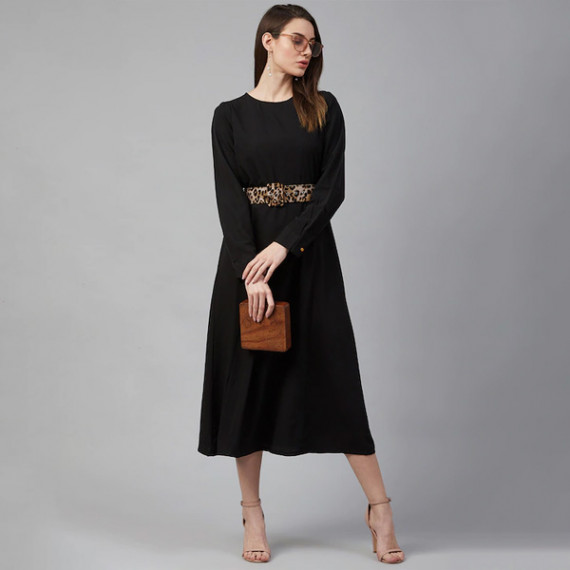 https://easyeleganz.com/vi/products/black-pleated-maxi-dress