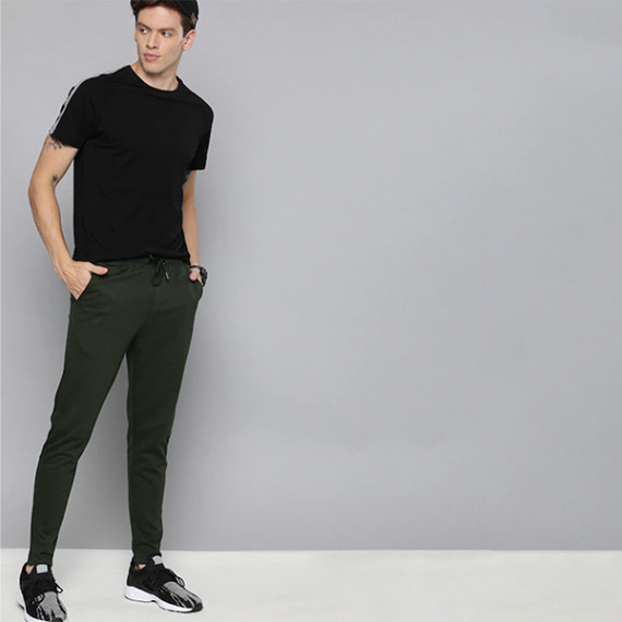 https://easyeleganz.com/products/men-olive-green-straight-fit-solid-track-pants