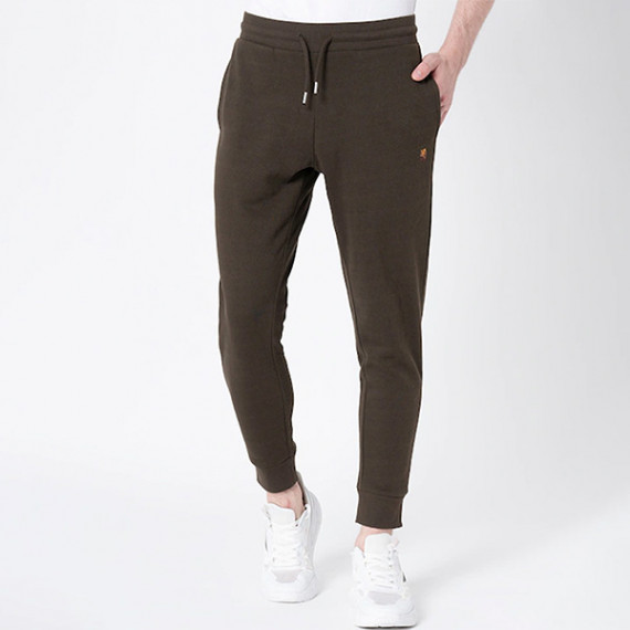 https://easyeleganz.com/products/men-olive-solid-joggers