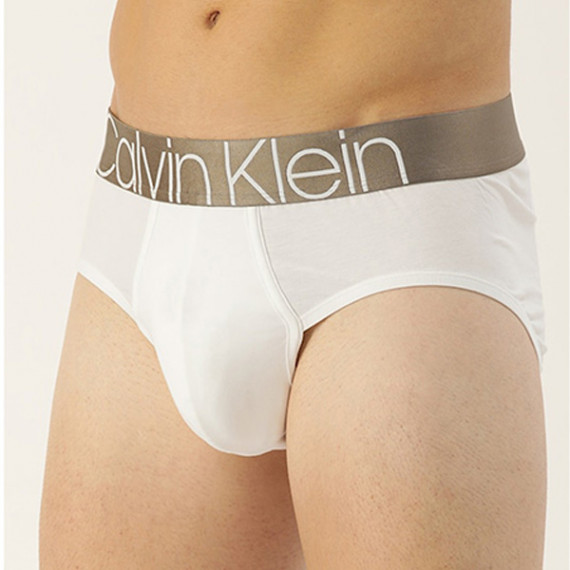 https://easyeleganz.com/vi/products/men-white-solid-briefs-nb2536100