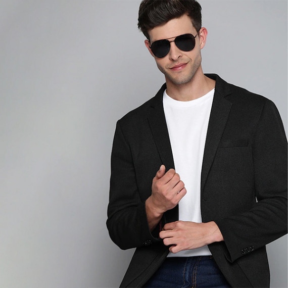 https://easyeleganz.com/vi/products/men-black-textured-regular-fit-single-breasted-blazer