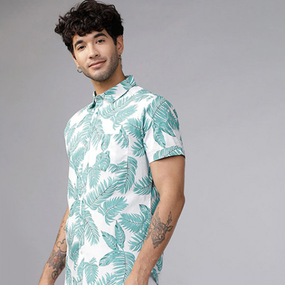 https://easyeleganz.com/products/men-green-white-slim-fit-printed-casual-shirt