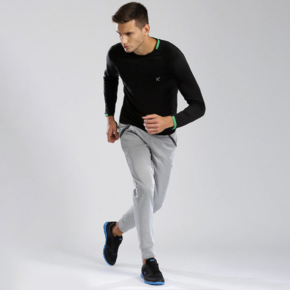 https://easyeleganz.com/products/men-black-raglan-sleeved-active-t-shirt