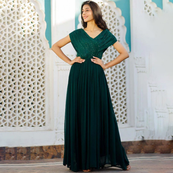 https://easyeleganz.com/vi/products/green-embellished-maxi-dress